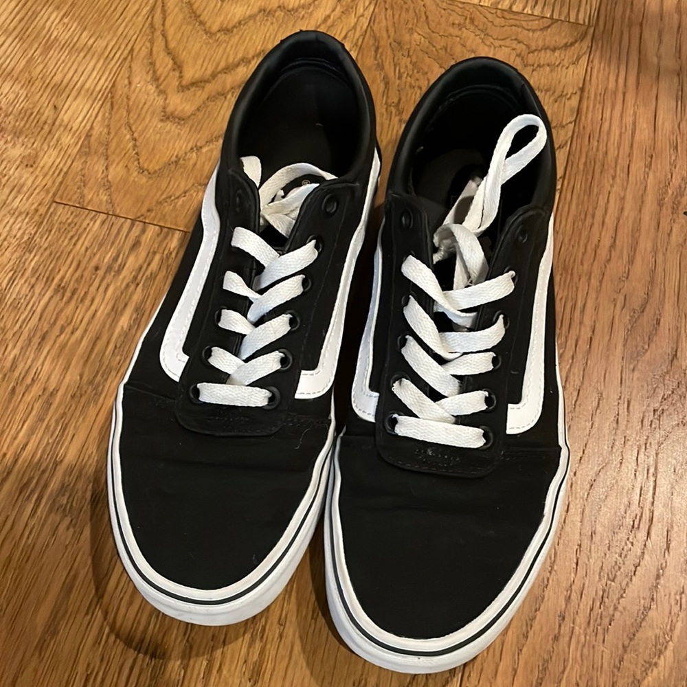 Women’s Canvas Vans Size 7.5 barely worn